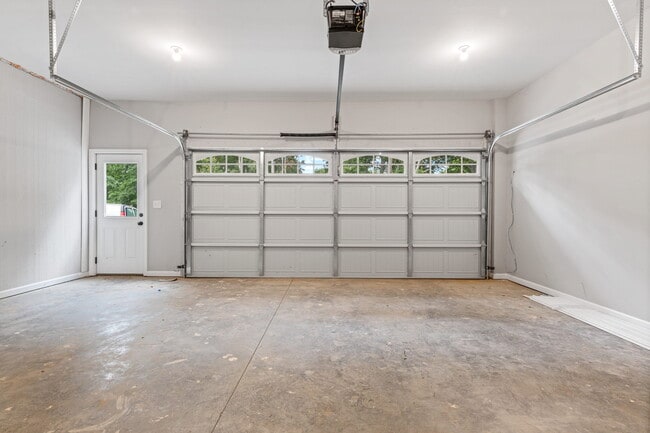 Building Photo - 2645 UNIT B Bell St