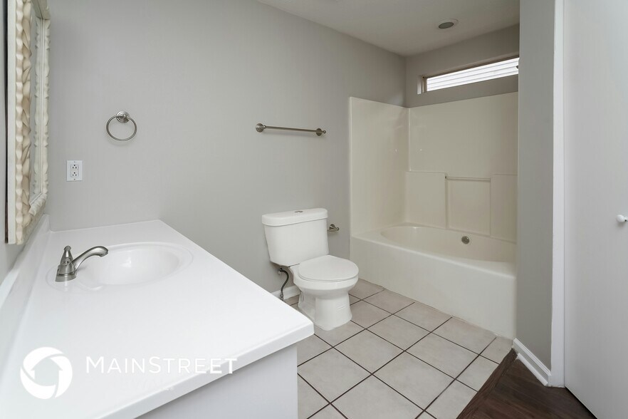 Building Photo - 922 Bexhill Ct S