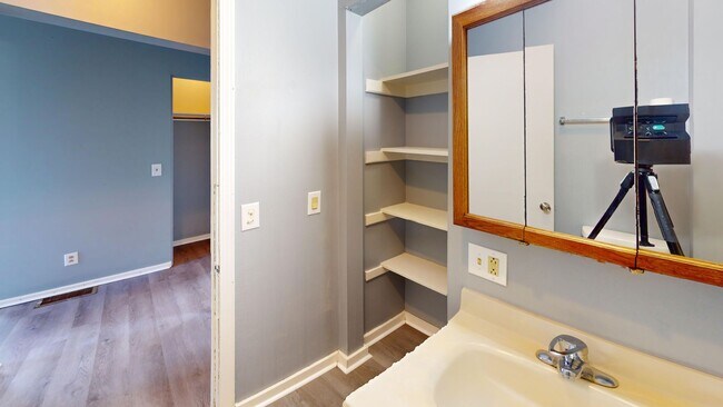 Building Photo - 230 W 3rd St