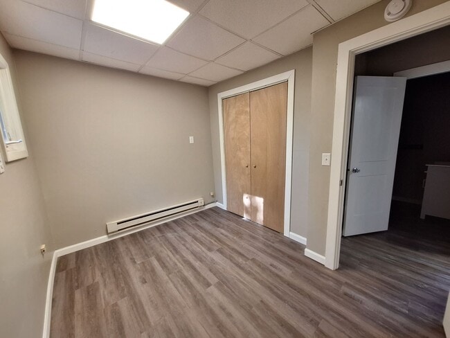 Building Photo - 2 Bedroom Home - Open August 1st!