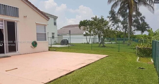 Building Photo - 1433 NW 153rd Ave