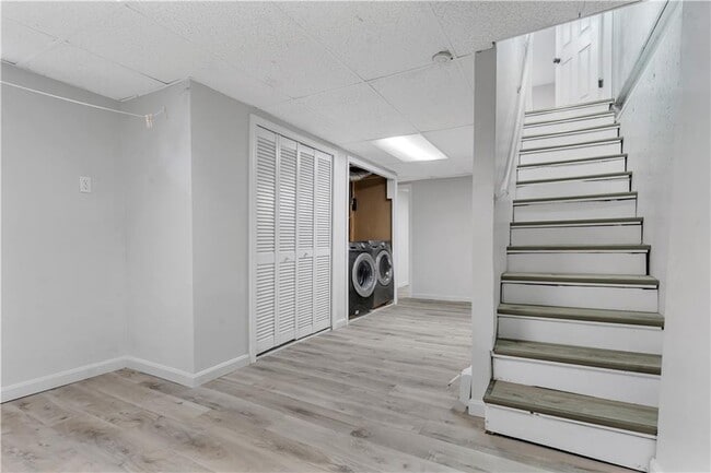 Building Photo - 107 Roosevelt St