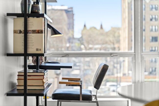 Building Photo - 340 W Diversey Pkwy