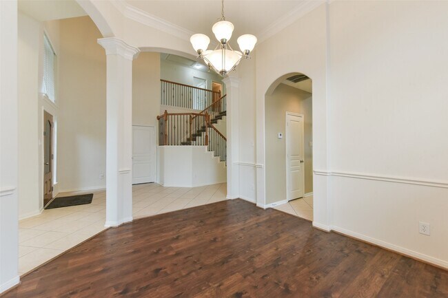 Building Photo - 18111 Blues Point Dr