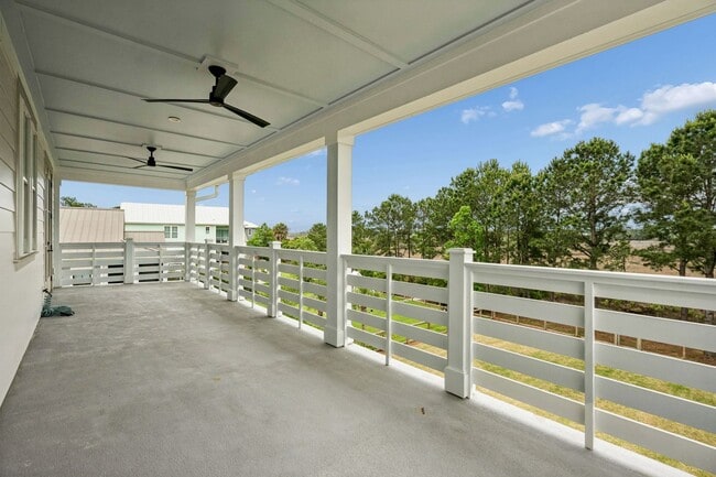 Building Photo - Beautiful 5 Bedroom Marshside Home