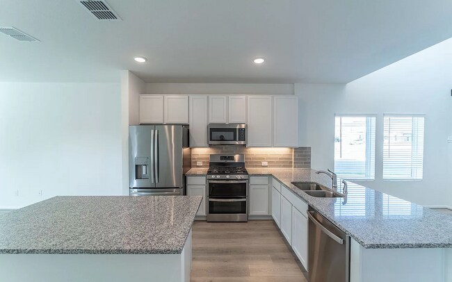 Building Photo - 200 Copper Lily Dr