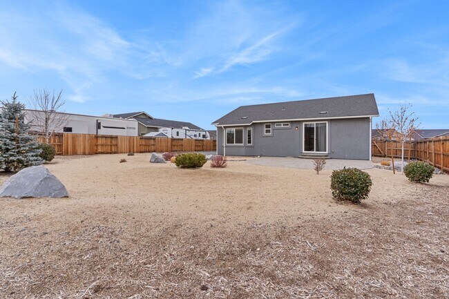 Building Photo - Trailer Parking, Newer house with Low main...