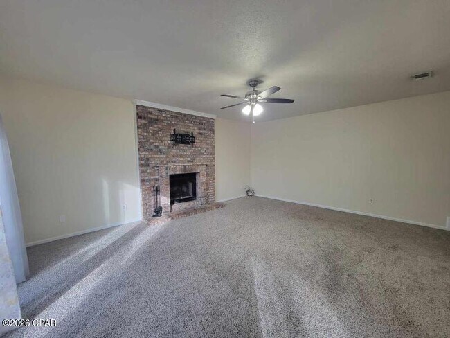 Building Photo - 3727 Greentree Pl