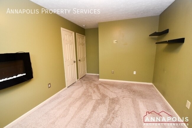 Building Photo - 714 Old Love Point Rd