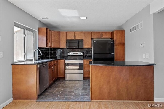 Building Photo - 147 Harbor View Dr