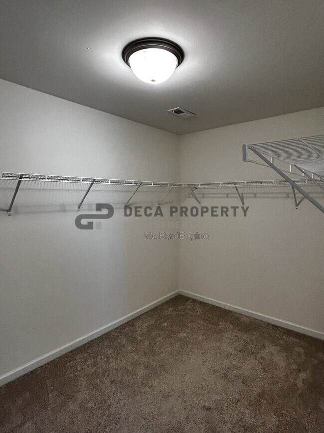 Building Photo - 288 Crestfield Ct