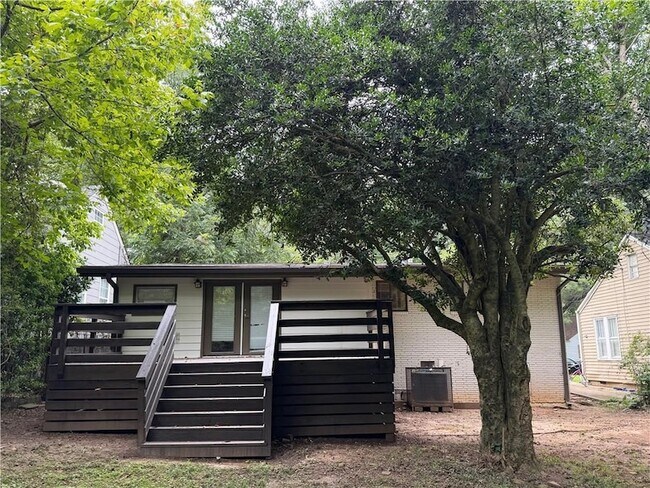 Building Photo - 1847 Dorsey Ave