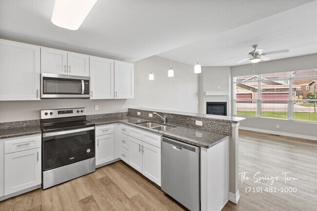 Building Photo - LUXURY 3BR TOWNHOME IN THE VILLAS AT NORTH...
