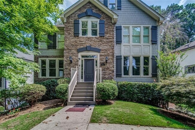 Building Photo - 2555 Ridgewood Rd NW
