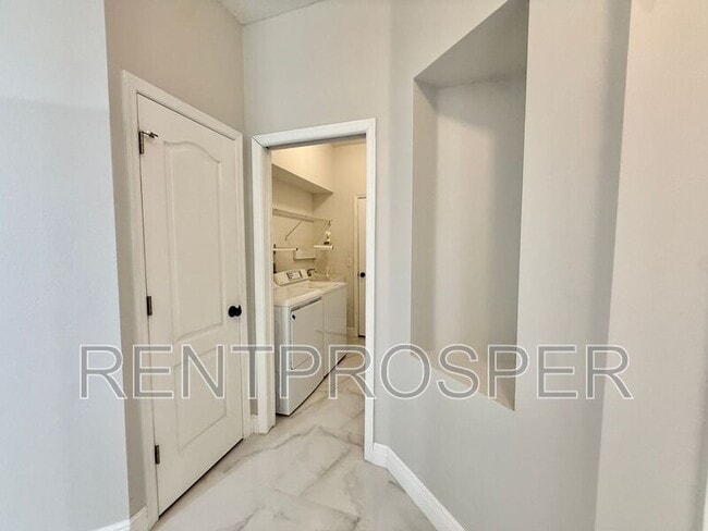Building Photo - 10181 Marsh Pine Cir