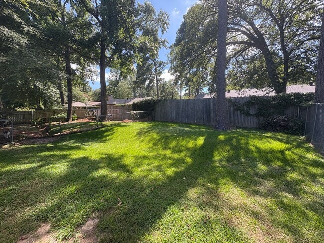Building Photo - 2531-2533 Westminster Dr