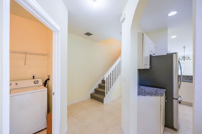 Building Photo - 5441 Via Delray Blvd