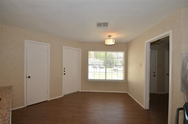 Building Photo - 19510 Westhaven Dr