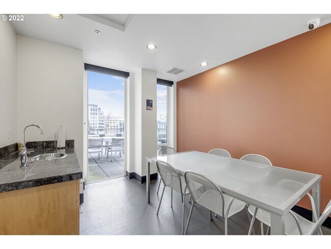 Building Photo - North Park Lofts - Historic Pearl District Warehouse Studio w/parking/most utilities/private balc...