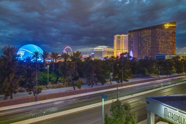 Building Photo - 360 E Desert Inn Rd