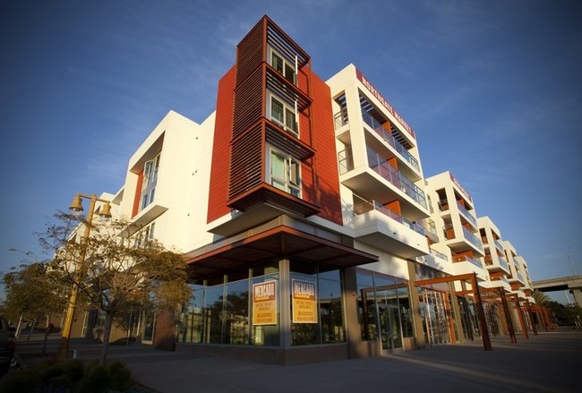 Building Photo - 1985 National Ave