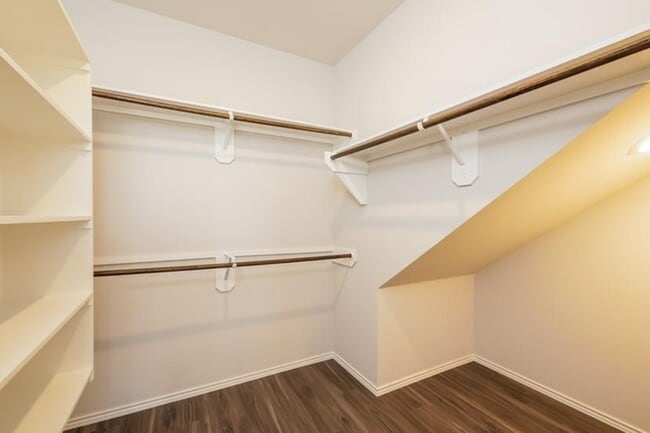 Building Photo - 1810 Dogwood Dr