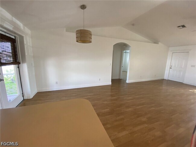 Building Photo - 2136 NW 22nd Pl