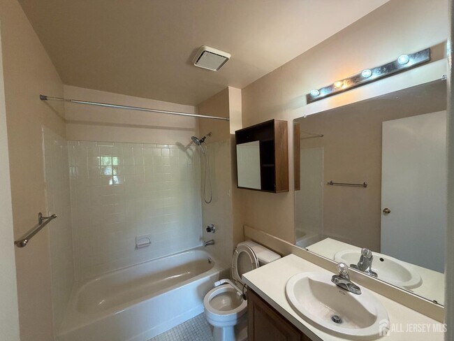 Building Photo - 1006 Aspen Dr