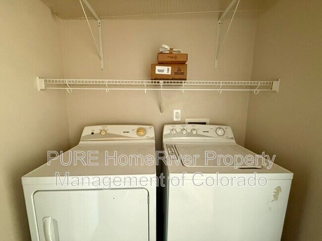 Building Photo - 691 Hailey Glenn View