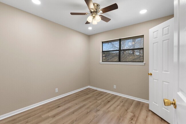 Building Photo - Charming Newly Remodeled Rental Home in a Quiet Neighborhood