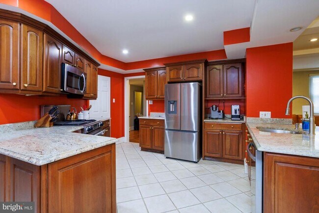 Building Photo - 1901 Walnut St