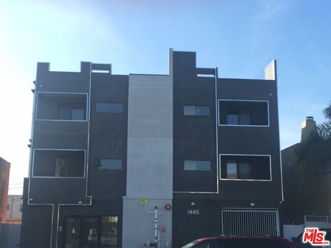 Building Photo - 1445 S Fairfax Ave
