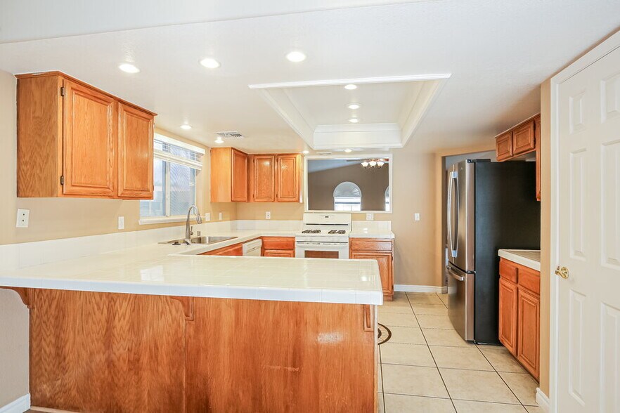 Building Photo - 7125 W Tropical Island Cir