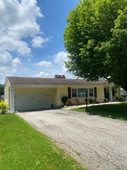Building Photo - 90 Bethel Ln