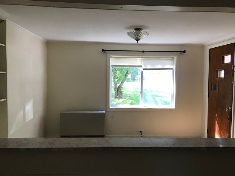 Building Photo - 150 Park St