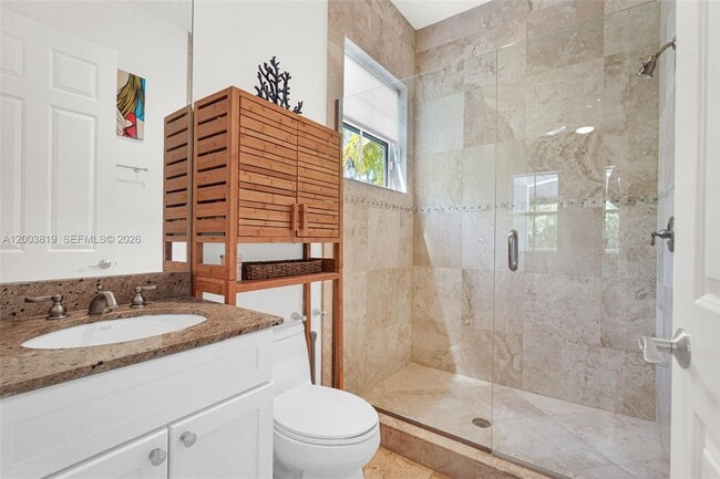 Building Photo - 2143 N Bay Rd