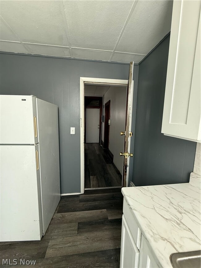 Building Photo - 320 Woodlawn Ave