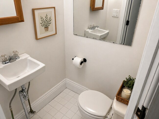 Building Photo - Perfect for Lehigh and Desales Student Housing