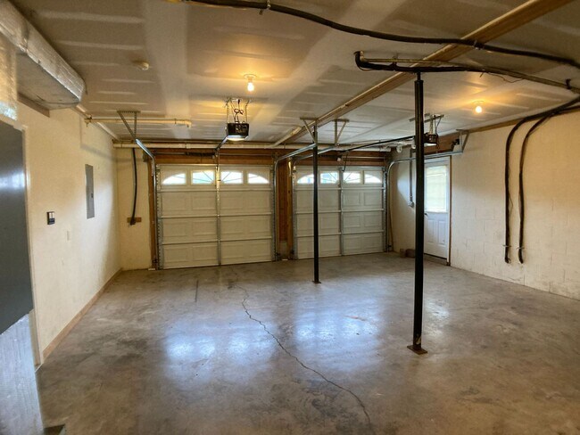 Building Photo - Welcome to Your Next “Wow” Home!