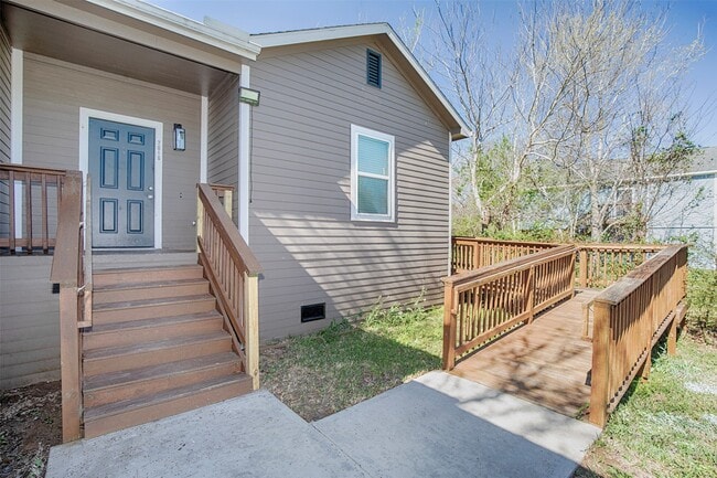 Building Photo - 2016 H Ave