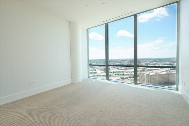 Building Photo - 1301 Throckmorton St