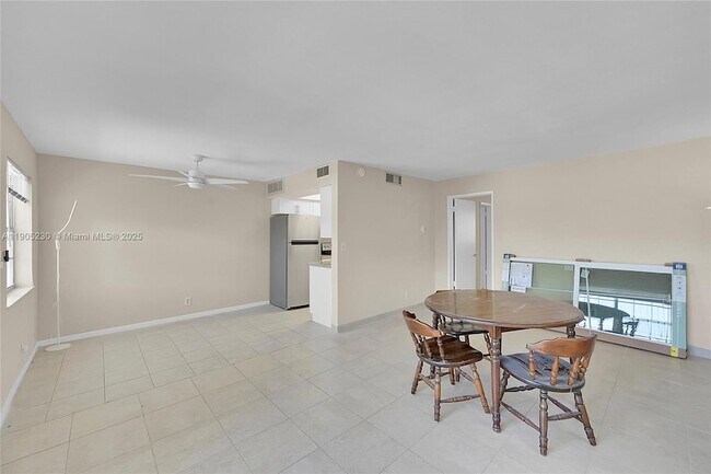 Building Photo - 3217 NE 11th St