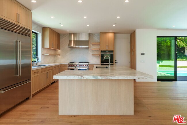 Building Photo - 382 Aderno Way