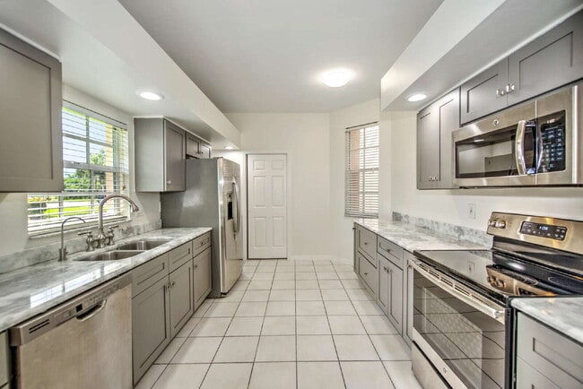 Building Photo - 8658 Patty Berg Ct
