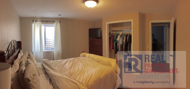 Building Photo - "Beautiful 4 Bedroom House For Rent" - Not furnished