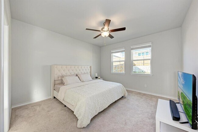 Building Photo - 113 Rampart Lp