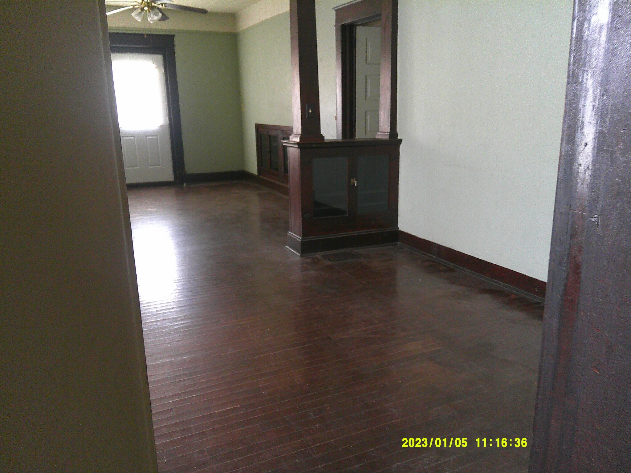 Building Photo - 802 W 1st St