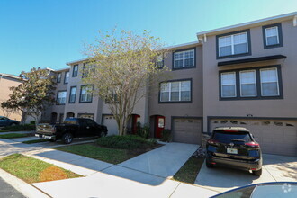 Building Photo - Spacious 3-Bedroom Townhouse with 3.5 Bath...