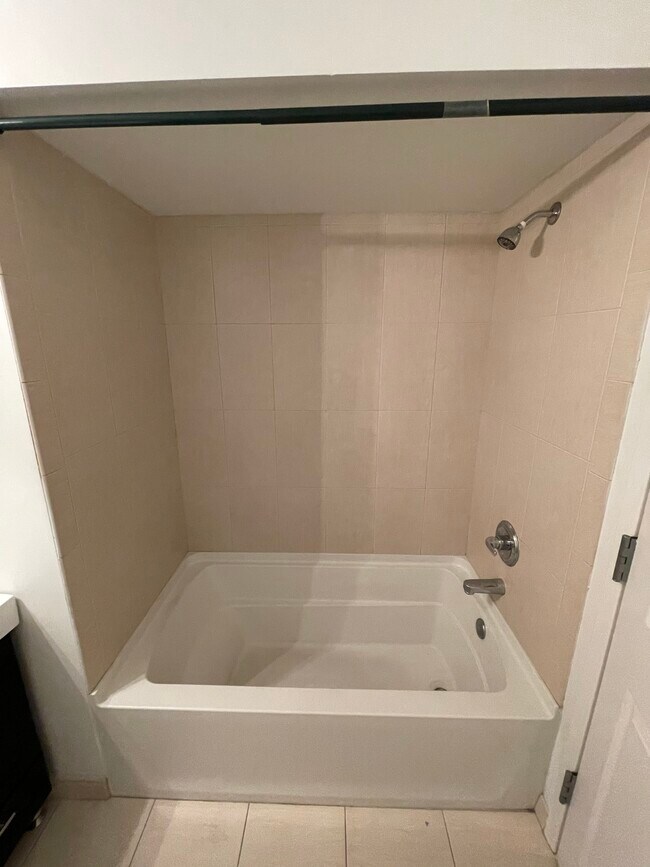 Building Photo - 114 Fair St