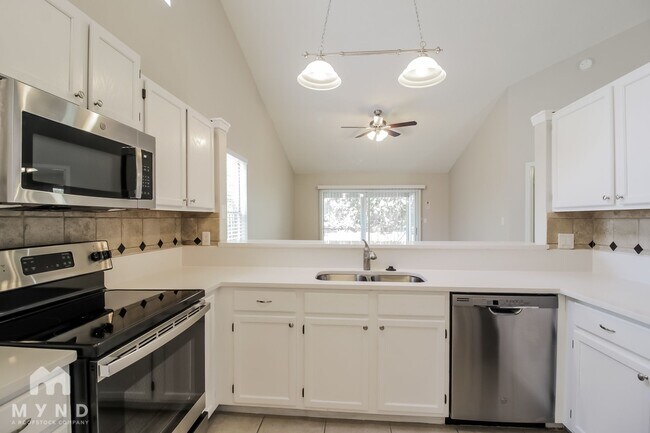 Building Photo - 536 Remington Oak Dr